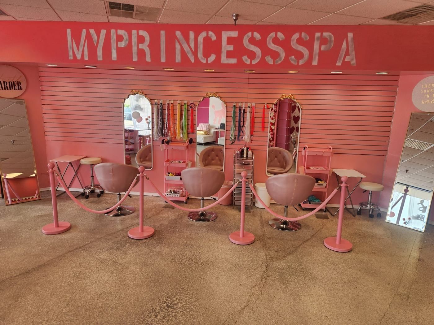 Salon area